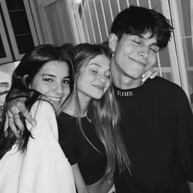 Imagem do grupo de WhatsApp ׄ❄︎ ꯭ɪᴄᴇ ᴘʀɪꜱᴍ𐦯 - categoria Amizade