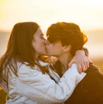 Imagem do grupo de WhatsApp 𝔸𝕞𝕠𝕣 𝕖 𝕊𝕖𝕕𝕦çã𝕠 - categoria Amor e Romance