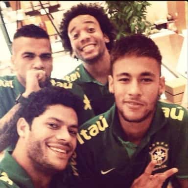 Imagem do grupo de WhatsApp 𝐔𝐍𝐈𝐃𝐎𝐒 𝐄 𝐒𝐔𝐌𝐈𝐃𝐎𝐒 🔥🔥